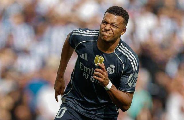 开云-詹姆斯与60激战德国队分钟，锐不可当胜负难料！，姆巴佩焦点对战赛场气氛高涨的简单介绍-开云